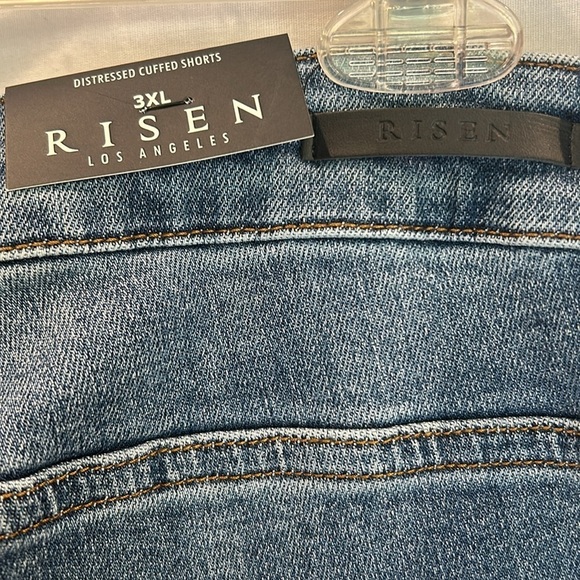 Risen Distressed Cuffed Cutie Jean Shorts NWT - Picture 3 of 5